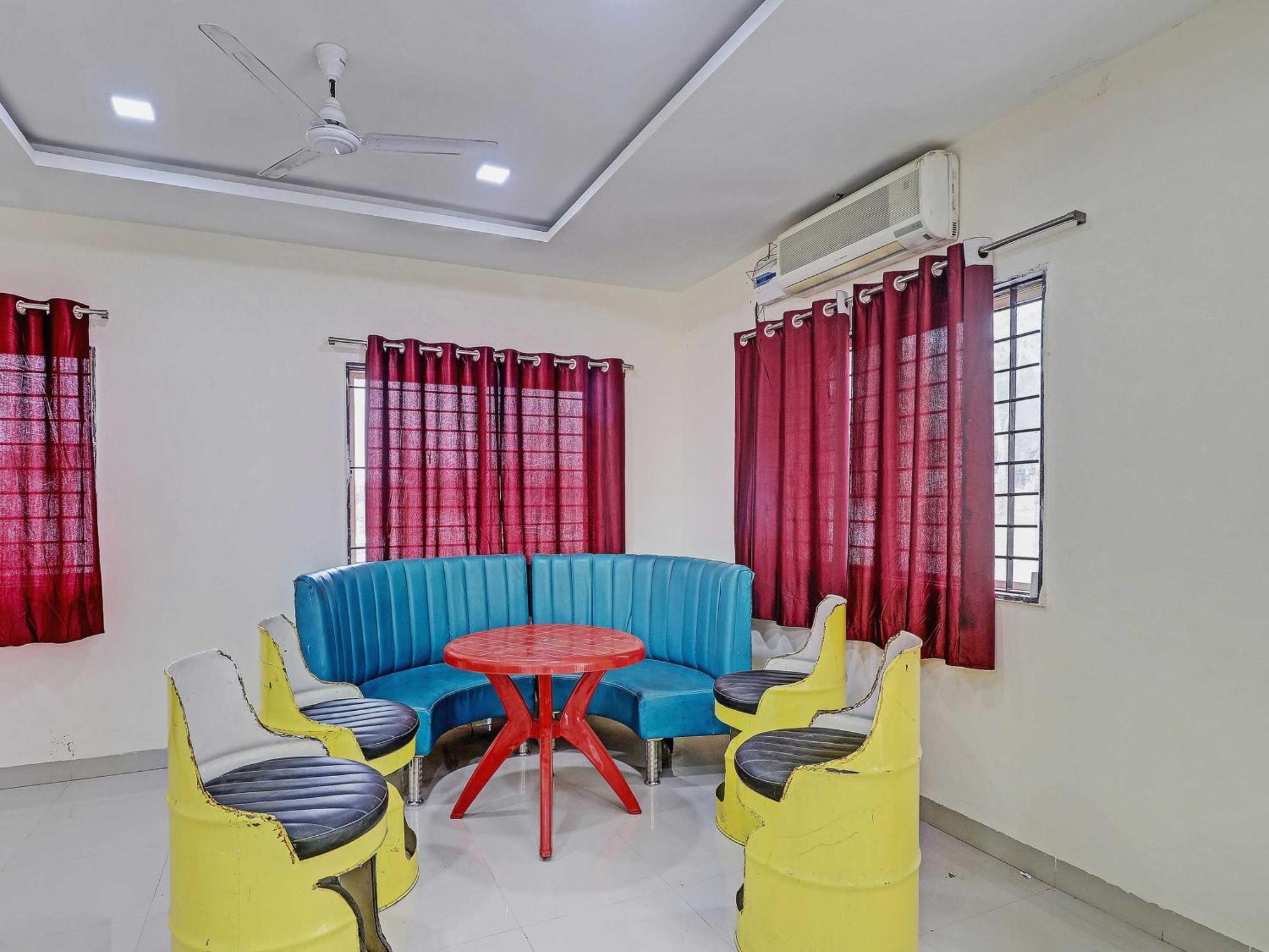 Super Hotel O Midway Treat Dhar Ngoại thất bức ảnh
